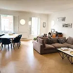 아파트 Centre Sur Les Quais - Standing, Spacieux, Climatise *